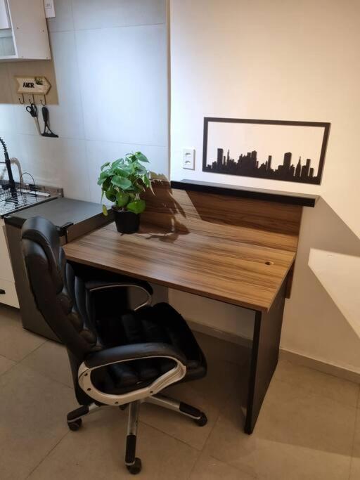Loft Confortavel Com Office Apartment